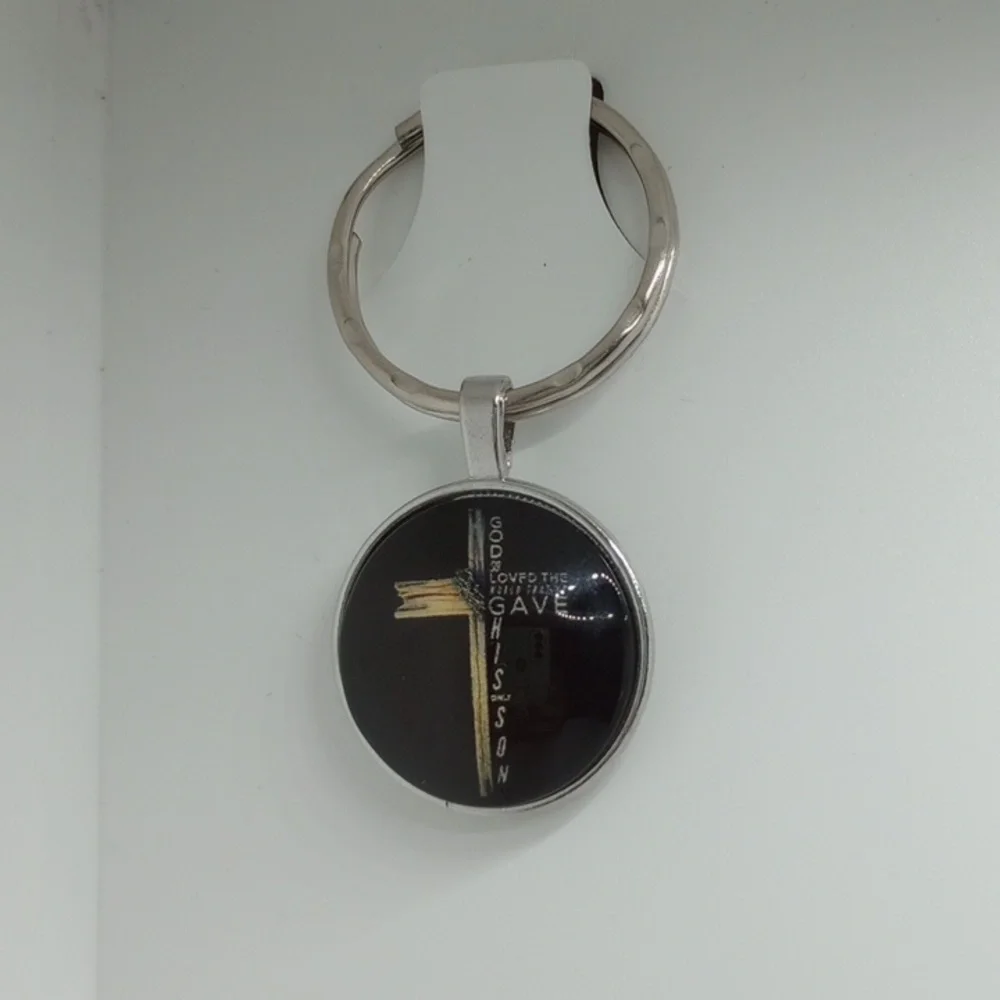 Round Cross Scripture keychain - Picture 2 of 4